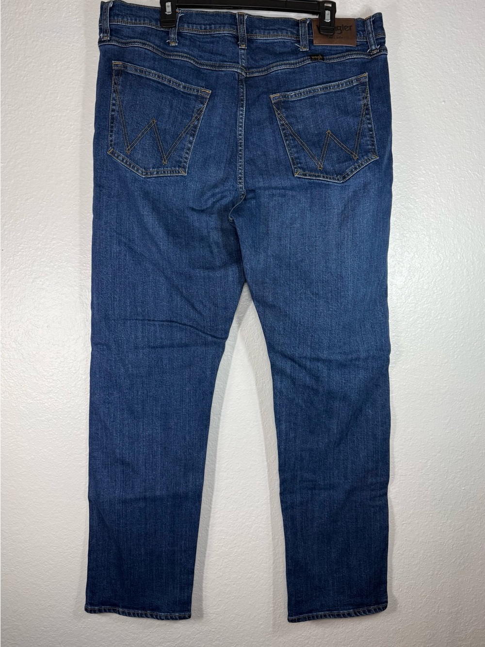 Wrangler Jeans Mens Regular Fit 38x32 Blue Denim - Picture 2 of 8